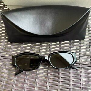 Gentle Monster MIRO Black Rectangle Sunglasses – Trendy Slim Fit w/ Case